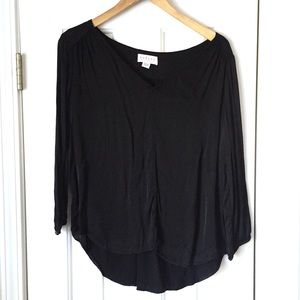 🌵Velvet by Graham & Spencer black satin top